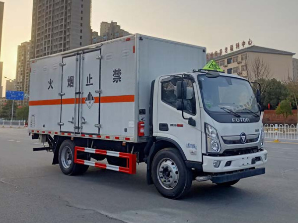 奧鈴5米2雜項(xiàng)物品廂式運(yùn)輸車(chē)