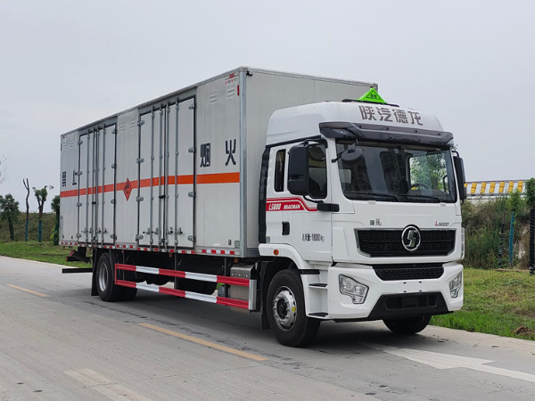 陜汽德龍煙花爆竹運(yùn)輸車(chē) 陜汽德龍煙花爆竹運(yùn)輸車(chē)