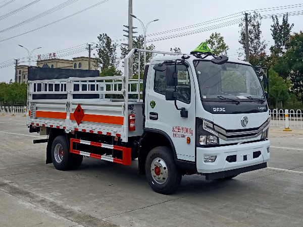 東風(fēng)5噸氣瓶運(yùn)輸車