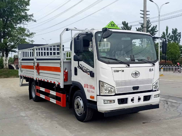 解放5米2氣瓶運(yùn)輸車