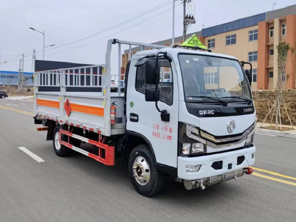 東風(fēng)多利卡氣瓶運(yùn)輸車