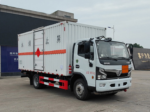 東風(fēng)福瑞卡易燃?xì)怏w廂式運(yùn)輸車