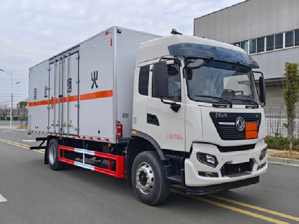 東風(fēng)天錦煙花爆竹運(yùn)輸車(chē)
